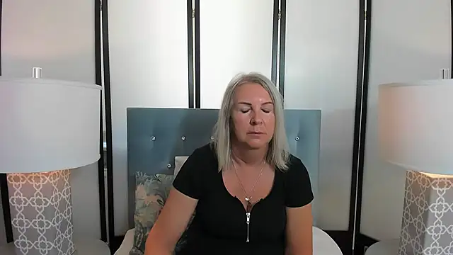 Snapshot of EricaTop chatting on March 2025 09:24:02 AM EricaTop online show from March 2025 09:24:02 AM