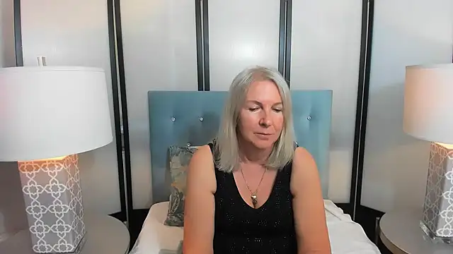 Snapshot of EricaTop chatting on September 2025 04:18:01 PM EricaTop online show from September 2025 04:18:01 PM