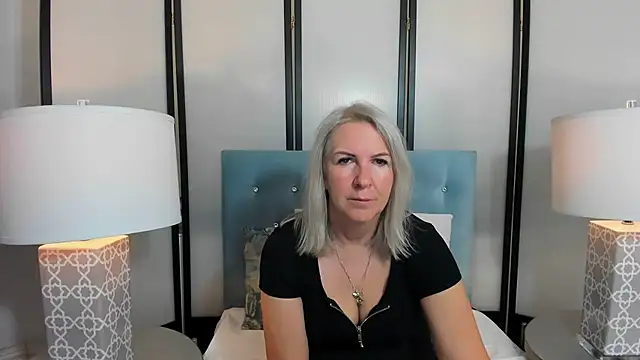 Snapshot of EricaTop chatting on September 2025 04:51:02 AM EricaTop online show from September 2025 04:51:02 AM