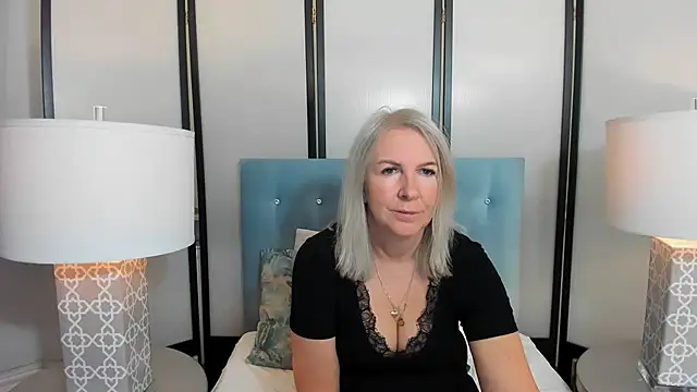 Snapshot of EricaTop chatting on October 2025 04:55:02 AM EricaTop online show from October 2025 04:55:02 AM