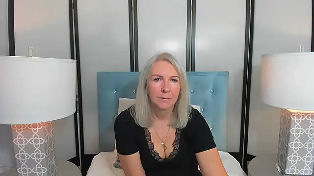 Snapshot of EricaTop chatting on October 2025 04:55:02 AM EricaTop online show from October 2025 04:55:02 AM