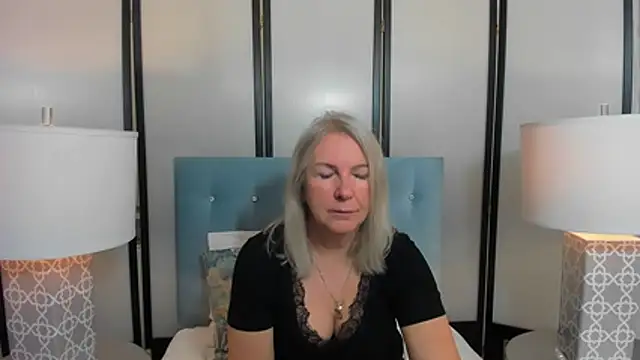 Snapshot of EricaTop chatting on October 2025 05:10:02 AM EricaTop online show from October 2025 05:10:02 AM