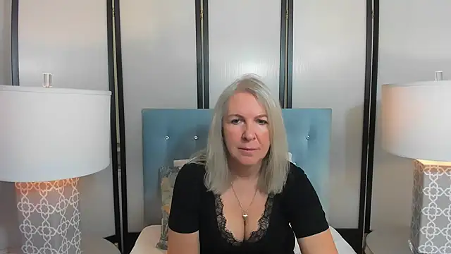 Snapshot of EricaTop chatting on October 2025 05:08:02 AM EricaTop online show from October 2025 05:08:02 AM