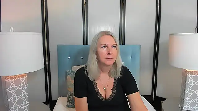 Snapshot of EricaTop chatting on October 2025 05:50:02 PM EricaTop online show from October 2025 05:50:02 PM