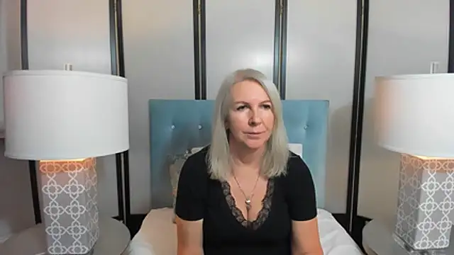 Snapshot of EricaTop chatting on November 2025 05:02:01 PM EricaTop online show from November 2025 05:02:01 PM