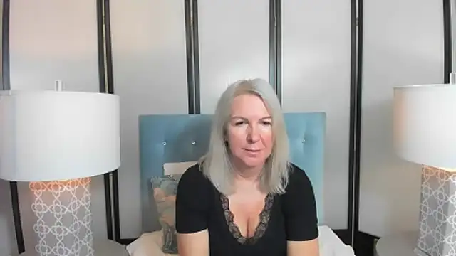 Snapshot of EricaTop chatting on November 2025 05:50:01 AM EricaTop online show from November 2025 05:50:01 AM