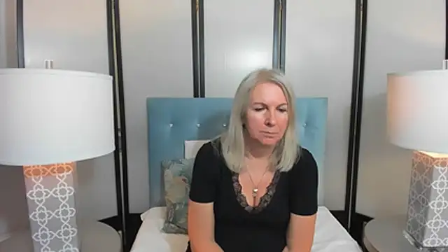 Snapshot of EricaTop chatting on November 2025 05:23:01 PM EricaTop online show from November 2025 05:23:01 PM