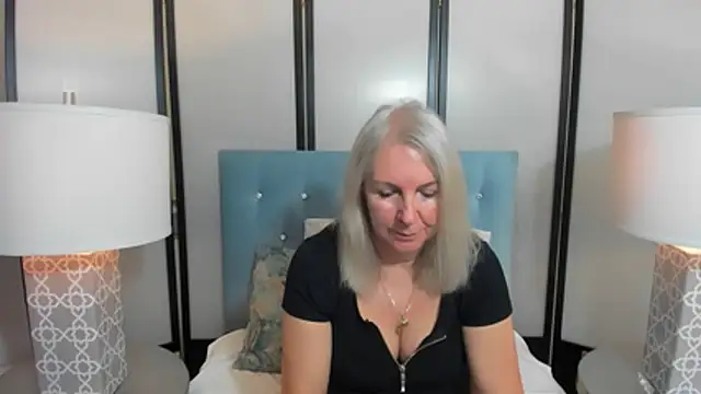 Snapshot of EricaTop chatting on November 2025 09:36:02 PM EricaTop online show from November 2025 09:36:02 PM