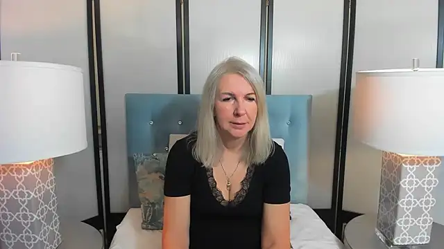 Snapshot of EricaTop chatting on December 2025 06:08:02 AM EricaTop online show from December 2025 06:08:02 AM