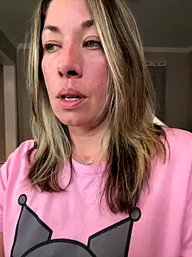 Snapshot of _NinaLuvSins_ chatting on September 2025 10:36:01 PM  NinaLuvSins  online show from September 2025 10:36:01 PM