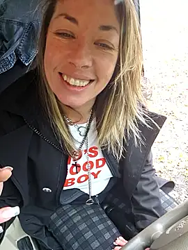 Snapshot of _NinaLuvSins_ chatting on November 2025 03:44:02 PM NinaLuvSins online show from November 2025 03:44:02 PM