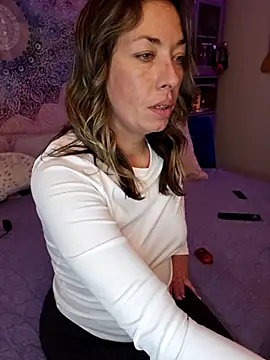 Snapshot of _NinaLuvSins_ chatting on November 2025 10:56:01 PM NinaLuvSins online show from November 2025 10:56:01 PM