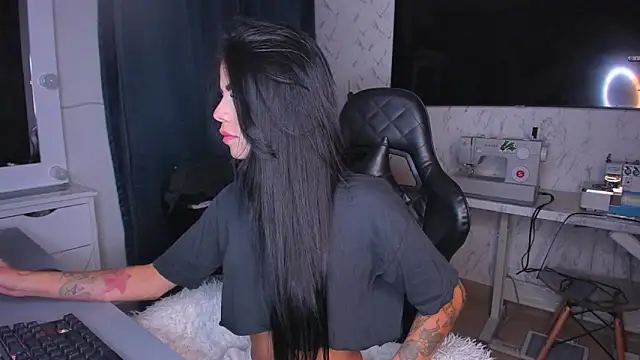 Lisegg  online show from February 2025 04:58:01 PM