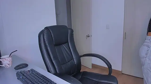 Lisegg  online show from February 2025 11:28:02 AM