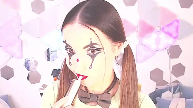 Snapshot of LexiKiss chatting on November 2025 05:42:01 PM LexiKiss online show from November 2025 05:42:01 PM