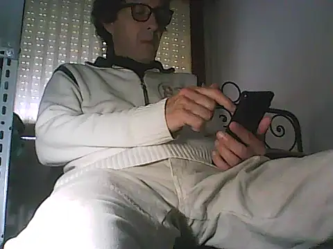 Snapshot of Moro_ra chatting on May 2026 11:39:02 AM Moro ra online show from May 2026 11:39:02 AM