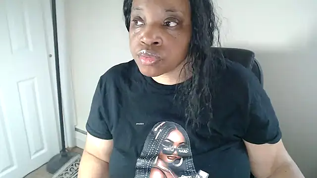 Sexymona1218 online show from April 2026 07:58:01 PM