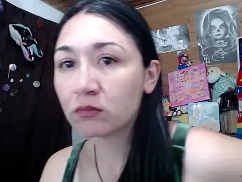 Snapshot of emilymonrroe chatting on May 2026 03:46:02 AM emilymonrroe online show from May 2026 03:46:02 AM