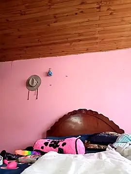 Snapshot of Yeka_Montes chatting on January 2025 08:09:01 PM Yeka Montes online show from January 2025 08:09:01 PM