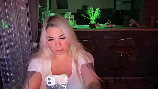 Snapshot of Monageil chatting on February 2025 06:04:01 AM Monageil online show from February 2025 06:04:01 AM