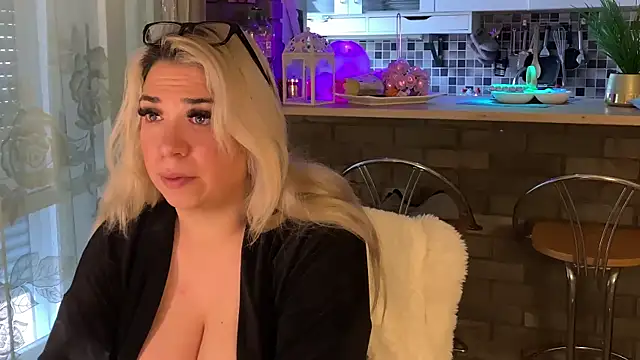 Snapshot of Monageil chatting on February 2025 11:22:02 AM Monageil online show from February 2025 11:22:02 AM