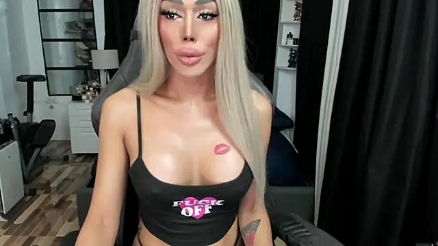 Forever MissCandace online show from November 2025 06:54:01 PM