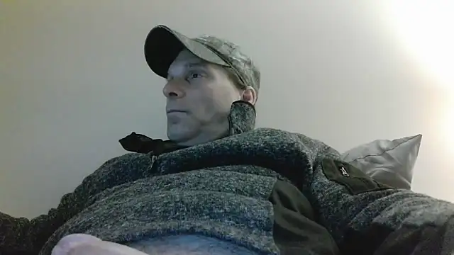 Snapshot of cumhere71 chatting on June 2026 06:05:01 AM cumhere71 online show from June 2026 06:05:01 AM