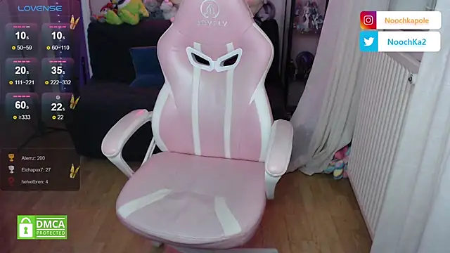 Snapshot of Noochka chatting on September 2025 06:18:02 PM Noochka online show from September 2025 06:18:02 PM