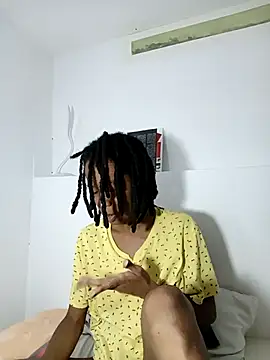 Snapshot of africa_deluxe chatting on October 2025 02:20:01 PM africa deluxe online show from October 2025 02:20:01 PM