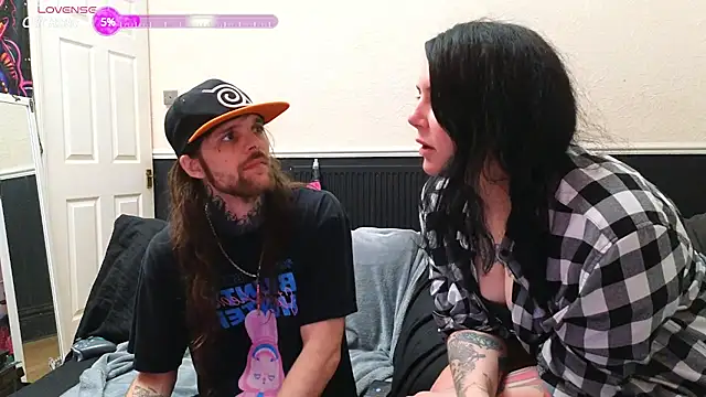 Snapshot of AltustThomas chatting on December 2024 12:12:01 AM AltustThomas online show from December 2024 12:12:01 AM