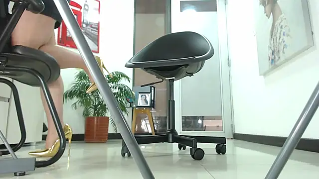 Snapshot of carieBelle1 chatting on December 2025 12:25:02 PM carieBelle1 online show from December 2025 12:25:02 PM