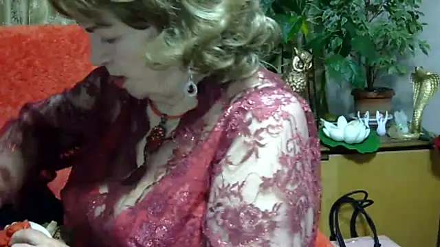 Emma52610 online show from April 2026 06:10:01 PM