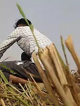 ThethunderPo online show from November 2025 04:40:02 AM