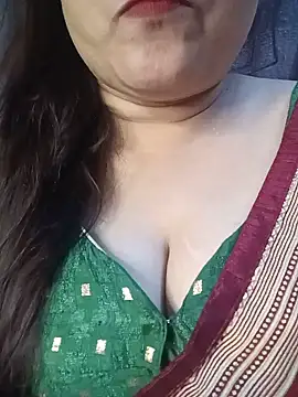 Snapshot of naughtymadam chatting on May 2026 05:58:02 AM naughtymadam online show from May 2026 05:58:02 AM