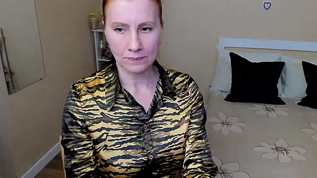 Snapshot of FoxySophia chatting on September 2025 08:29:02 AM FoxySophia online show from September 2025 08:29:02 AM