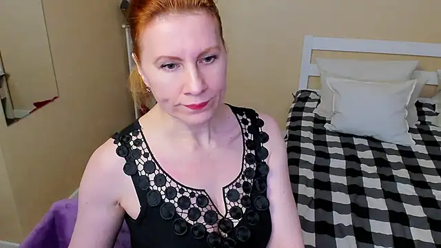 Snapshot of FoxySophia chatting on November 2025 10:27:01 AM FoxySophia online show from November 2025 10:27:01 AM