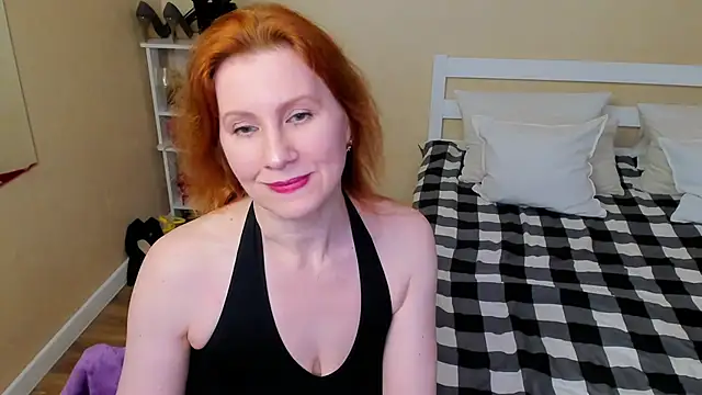 Snapshot of FoxySophia chatting on November 2025 12:32:01 AM FoxySophia online show from November 2025 12:32:01 AM