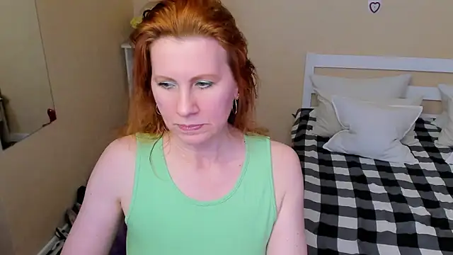 Snapshot of FoxySophia chatting on November 2025 07:30:02 PM FoxySophia online show from November 2025 07:30:02 PM