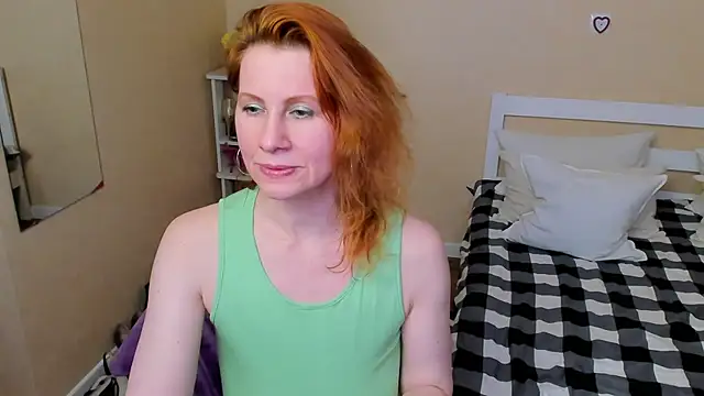 Snapshot of FoxySophia chatting on November 2025 07:36:02 AM FoxySophia online show from November 2025 07:36:02 AM