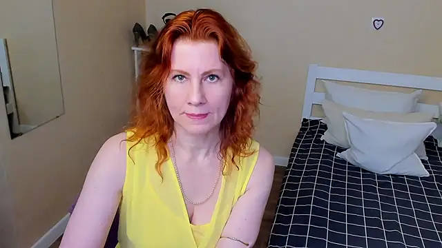 Snapshot of FoxySophia chatting on November 2025 04:45:02 AM FoxySophia online show from November 2025 04:45:02 AM