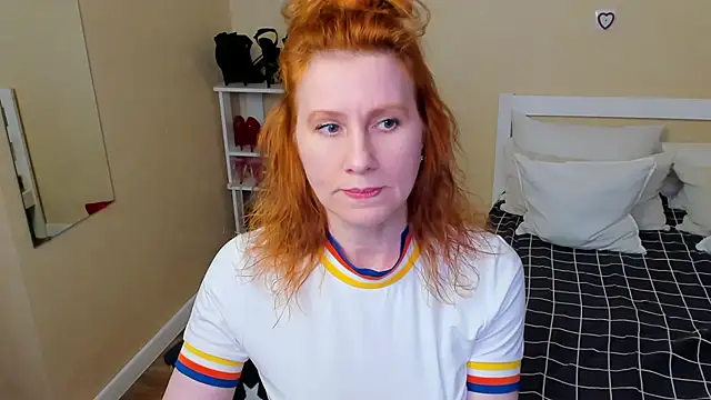 Snapshot of FoxySophia chatting on December 2025 10:31:01 AM FoxySophia online show from December 2025 10:31:01 AM