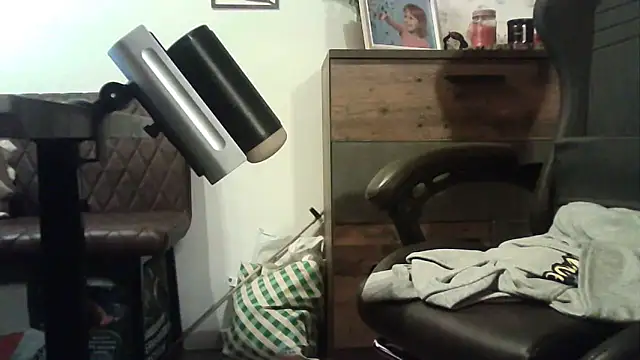 Snapshot of ShyGuyWannaTry chatting on October 2025 12:32:01 AM ShyGuyWannaTry online show from October 2025 12:32:01 AM