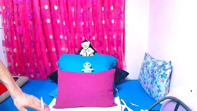 SLUTTYROXY online show from February 2026 07:54:02 PM