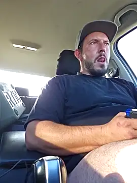 Snapshot of UncutHammer69 chatting on September 2025 03:22:01 PM UncutHammer69 online show from September 2025 03:22:01 PM