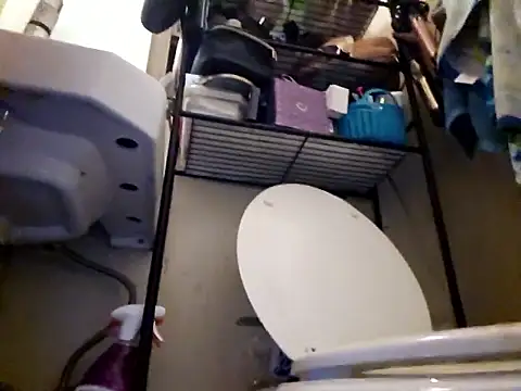 Snapshot of UncutHammer69 chatting on October 2025 06:48:01 AM UncutHammer69 online show from October 2025 06:48:01 AM