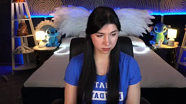 Snapshot of EmilyCandyy chatting on November 2025 07:18:02 AM EmilyCandyy online show from November 2025 07:18:02 AM