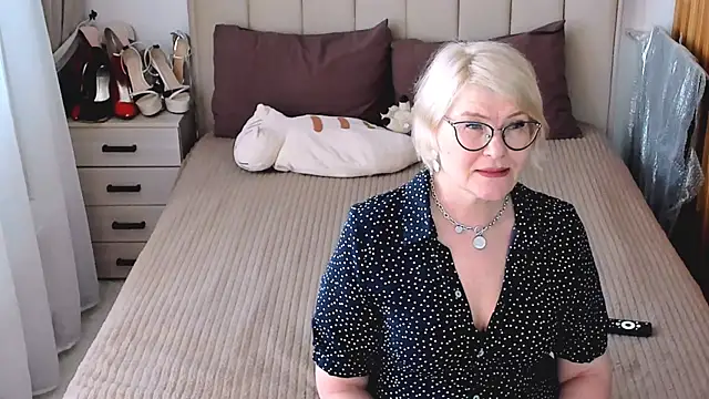 sabrinamacmarren online show from July 2026 11:57:02 AM