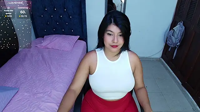 Snapshot of Julieta_Sandia chatting on October 2025 01:59:02 AM Julieta Sandia online show from October 2025 01:59:02 AM