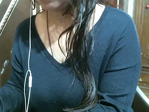 Snapshot of UrsMansi chatting on December 2024 07:38:02 AM UrsMansi online show from December 2024 07:38:02 AM