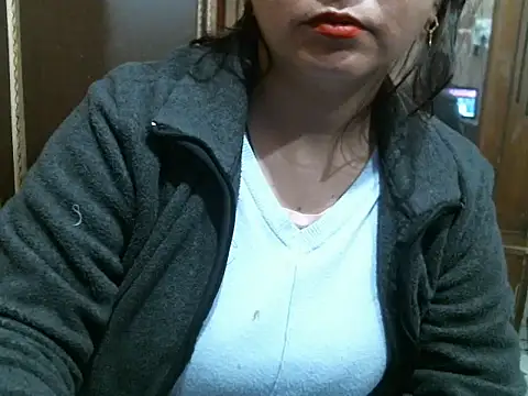 Snapshot of UrsMansi chatting on February 2025 04:30:02 AM UrsMansi online show from February 2025 04:30:02 AM